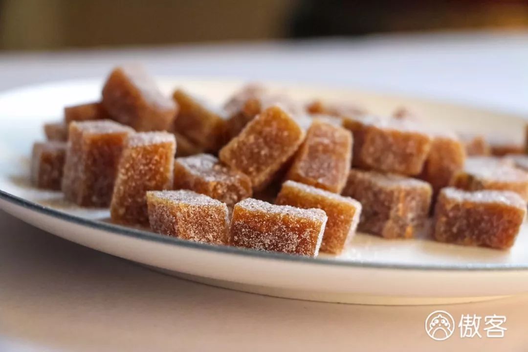 绝交！六一节竟然送我香菜薯片、虫子和卫生巾？