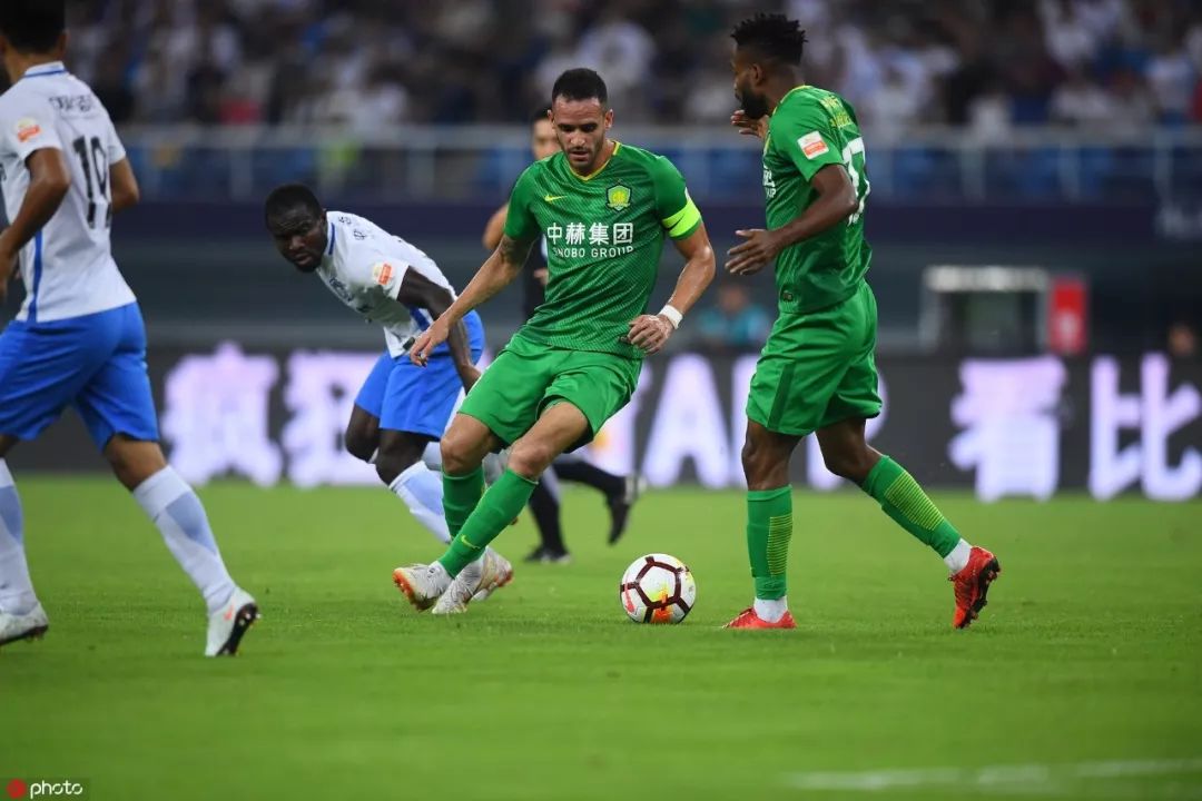 赛前国安热身,施密特比赛