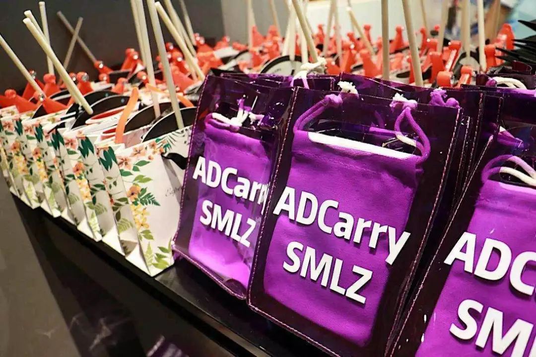 偶像周边店铺推荐,粉丝卖偶像周边正常吗