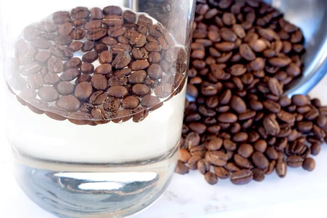 在家如何简易冲咖啡,冲泡咖啡需要加些什么