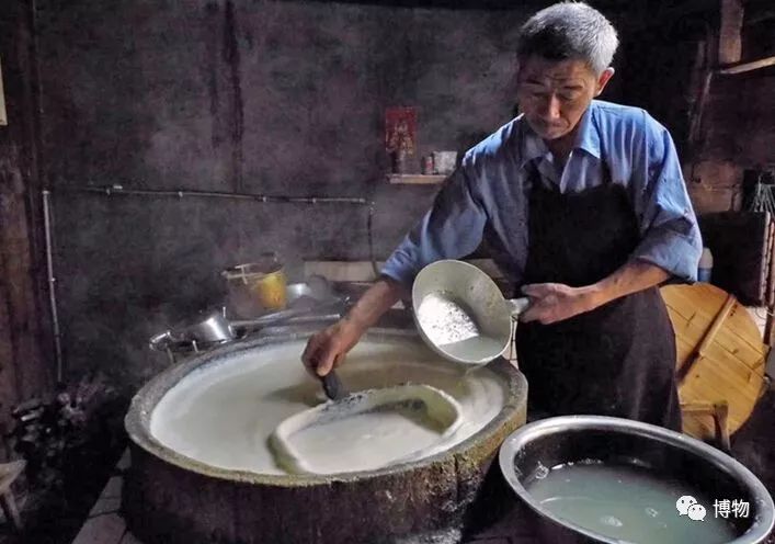 杨白劳喝盐卤自杀,怎么能给他救回来?