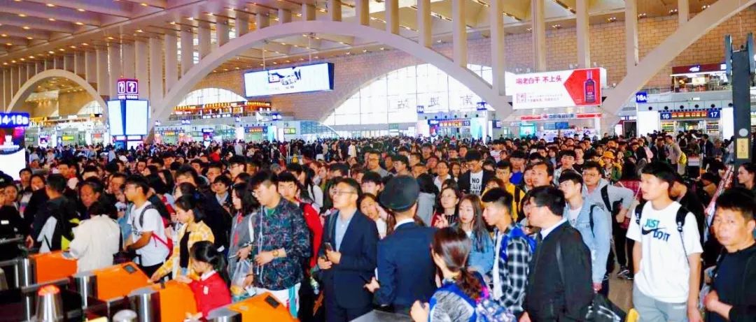 给高铁洗澡一共需要几步,给机车洗澡需要注意什么