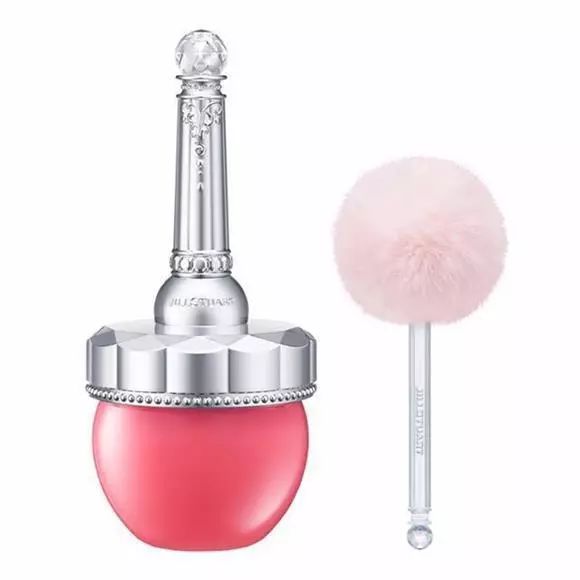 现在流行像林允一样给全身化妆，再也不愁脸太小化妆品都用不完了