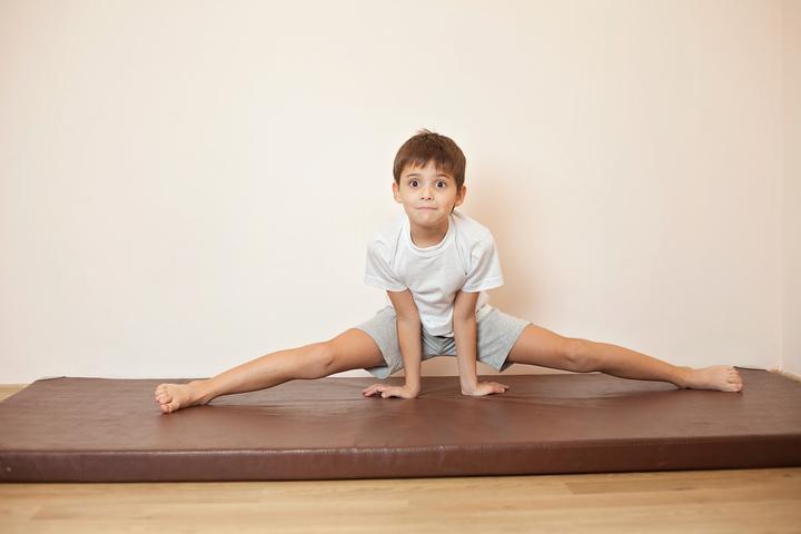 小学体育课考试,几年级体育课要劈叉