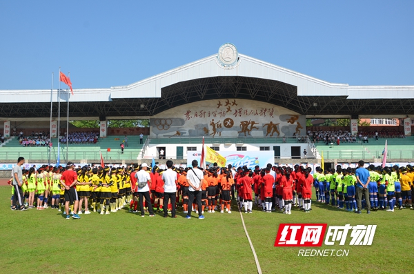 阳光体育点亮校园,阳光体育逐梦青春