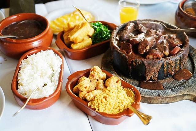 巴西是怎么成为足球王国的,巴西足球王国