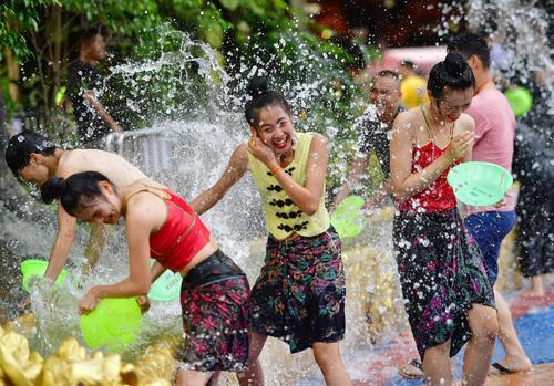 深圳最潮的泼水狂欢节,泼水节狂欢深圳