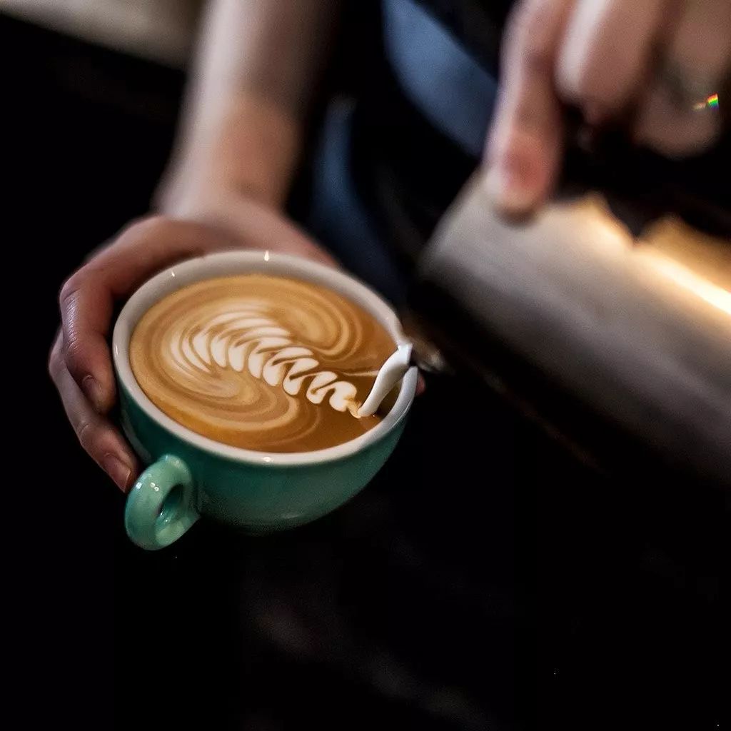 在咖啡店上班都需要会什么设备,在咖啡店上班需要做些什么