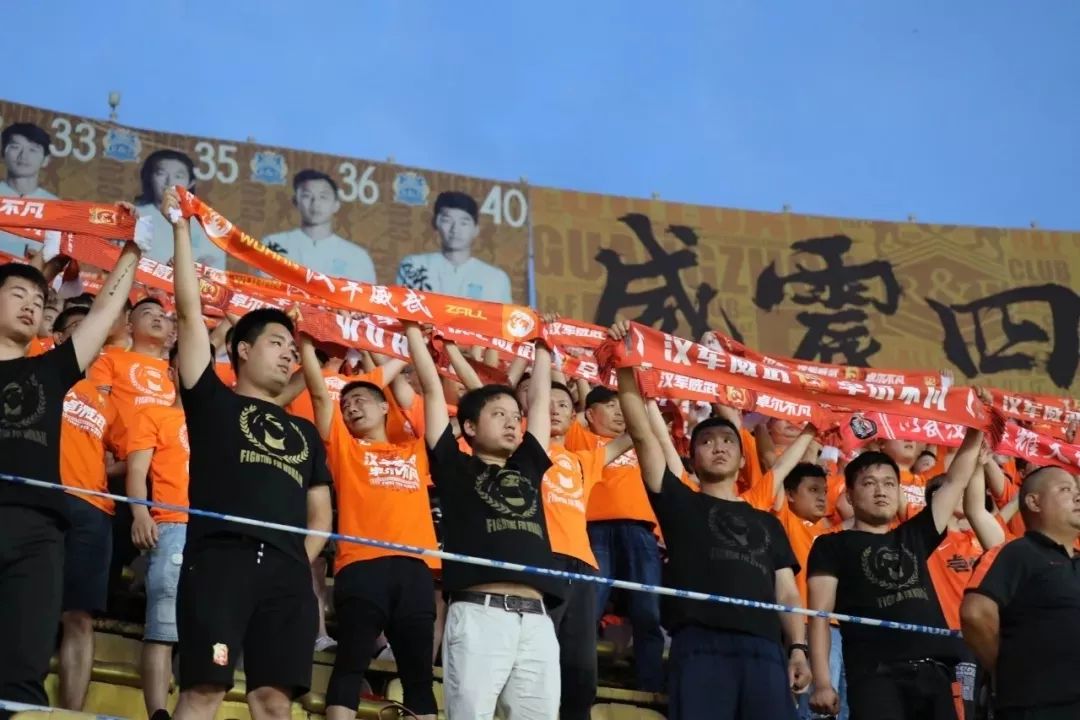 逆转夺冠震撼瞬间,武汉卓尔2:2绝平梅县铁汉