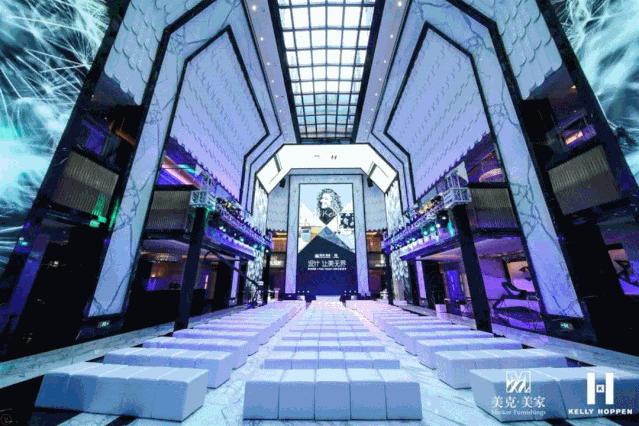 她是好莱坞名人最渴望合作设计师，英国女王为她颁奖，她的作品为啥会有如此大的魅力？