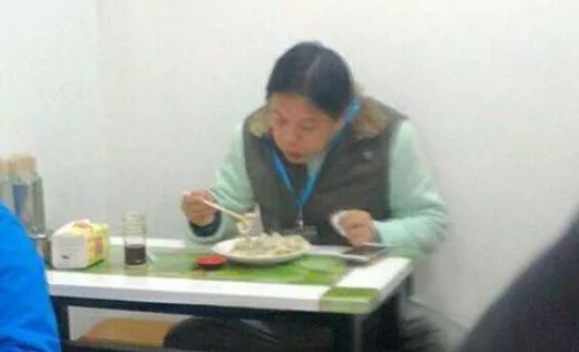 中国老板穿衣搭配冬装,当代老板的穿搭风格