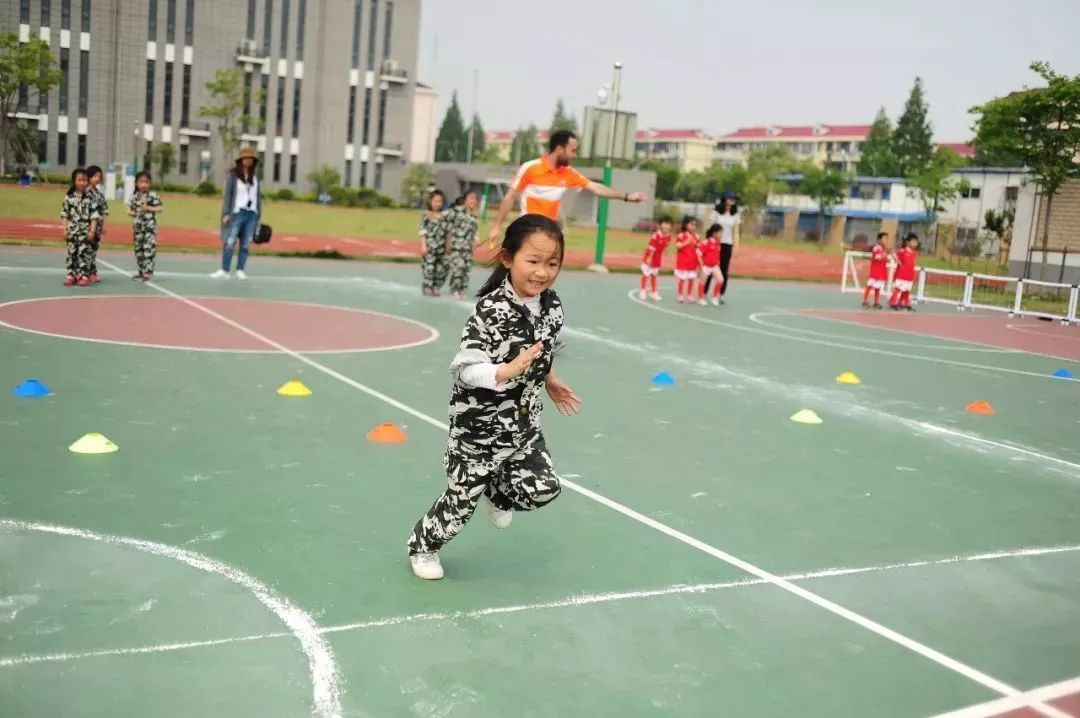 足球特色幼儿园如何创办的,足球特色幼儿园存在问题