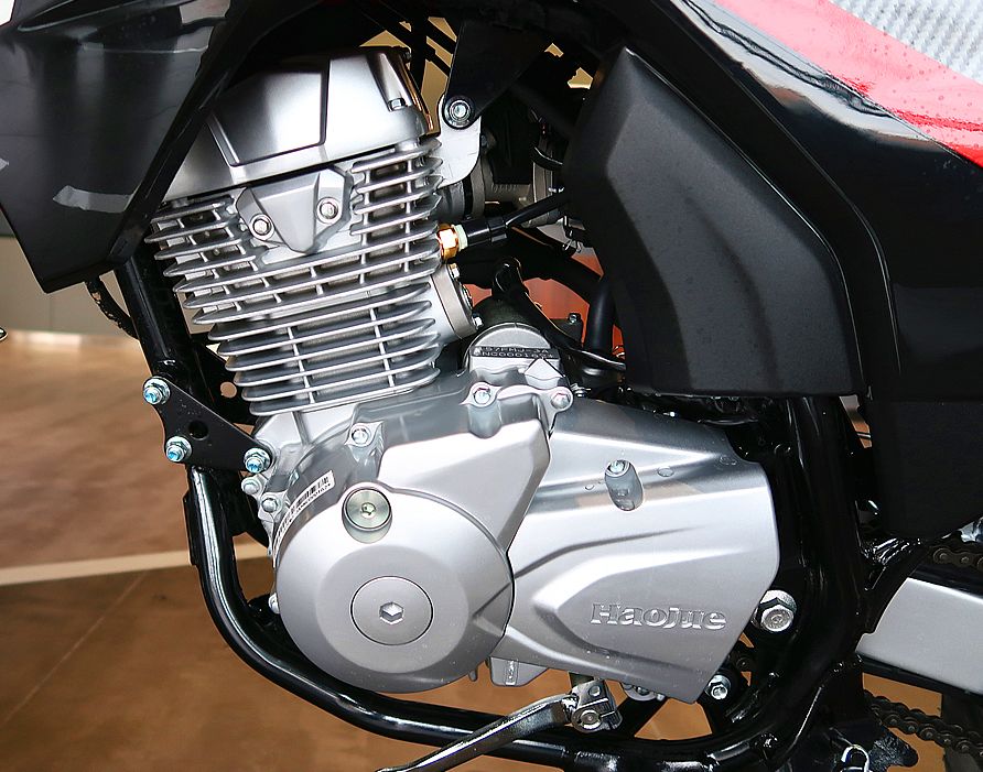 nk150豪爵对比阿普利亚terra150,到店新车视频