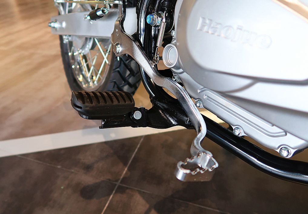 nk150豪爵对比阿普利亚terra150,到店新车视频