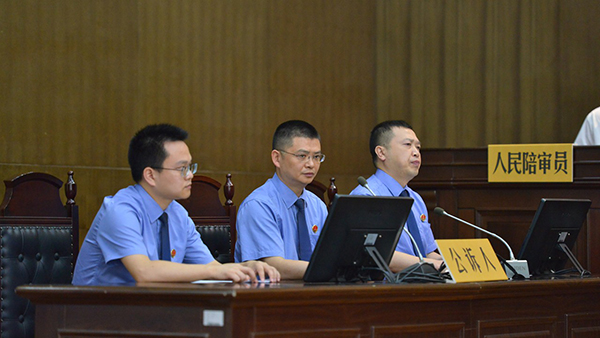 刑满释放杀狱警刺伤法官案,重庆杀害狱警