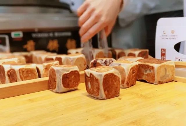 吃货｜甜到心里！吃过魔都这12家土味甜品，瞬间穿越童年记忆