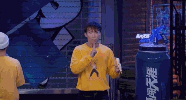 好久没看过这么炸裂的动画,国产综艺都这么劲爆吗