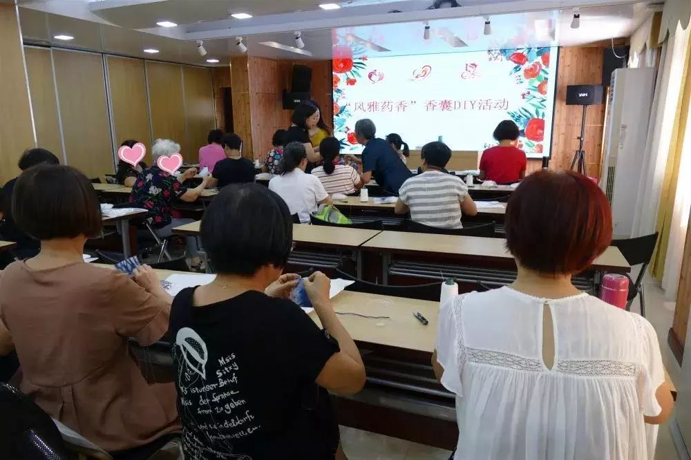 快3周的宝宝只会闹怎么办,一个月的宝宝老是闹怎么办