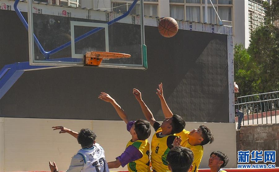 盐井峡谷里的琅琅读书声——走进*藏西**第一所乡村中学