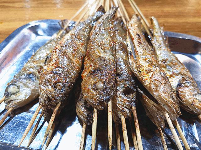 地铁5号线=宝藏美食线?老杨小黄鱼、老纪蚝宅、舟东奶酸菜鱼…终于可以一路吃过来