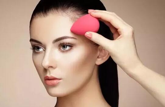 迷人计丨这大白馒头!我不知道该怎么不失礼貌地嘲讽白宇哥?