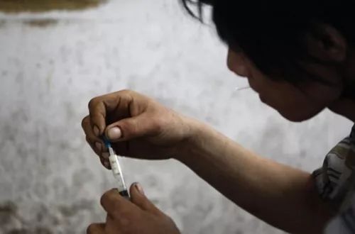 居间介绍买卖毒品行为的定性,居间介绍买卖毒品者如何定罪