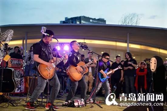 HI，无脸男，我想和你看夜晚的青岛，用这些慰藉你所有的好！