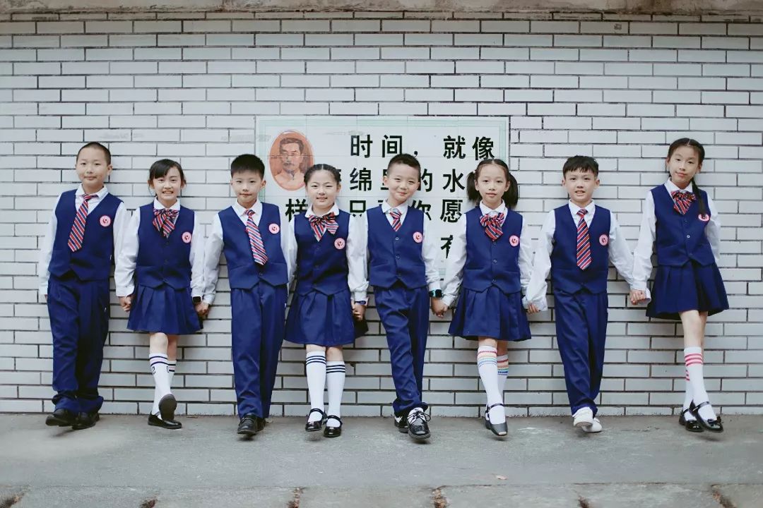 郴州市宜章县第七完全小学校服,校服最美学校