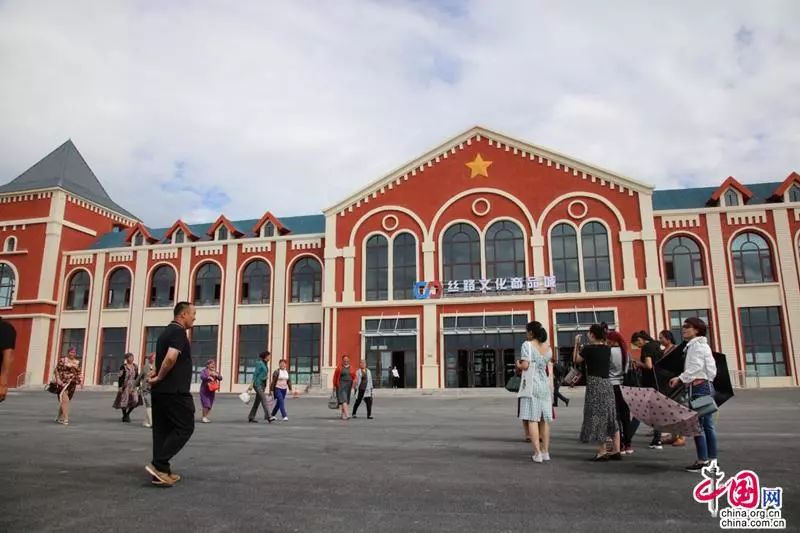 塔城印象红瓶酒,塔城映像