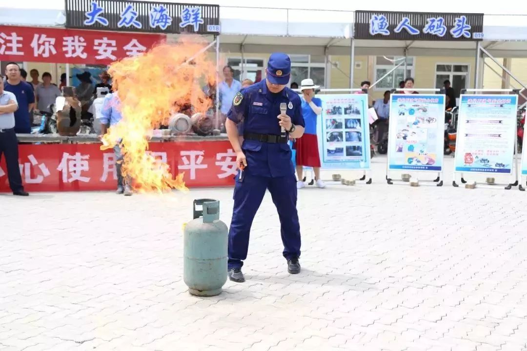 气瓶着火了关气瓶回火视频,气瓶起火如何灭
