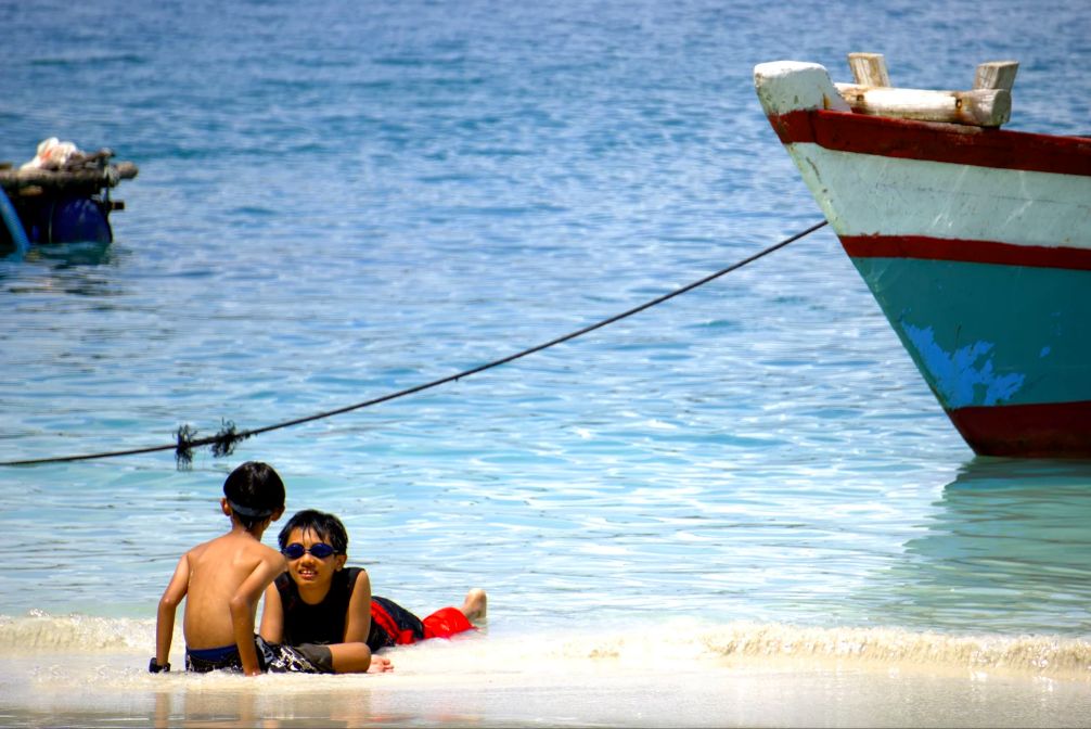 挖到一座免签直飞的超冷门海岛！火山浮潜摸小鹿，好玩秒杀巴厘岛