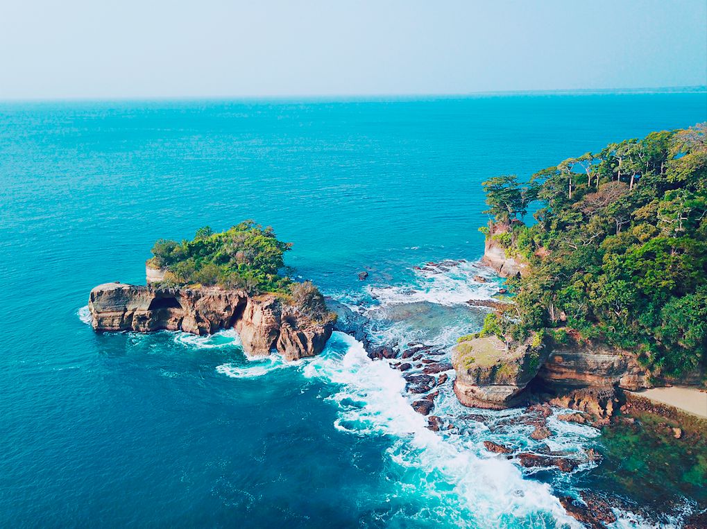 挖到一座免签直飞的超冷门海岛！火山浮潜摸小鹿，好玩秒杀巴厘岛