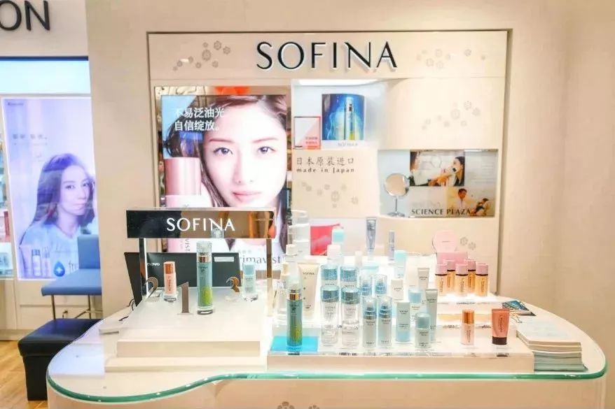 找到源头了！中国游客和代购原来是在这家日本药妆店里扫货到半夜