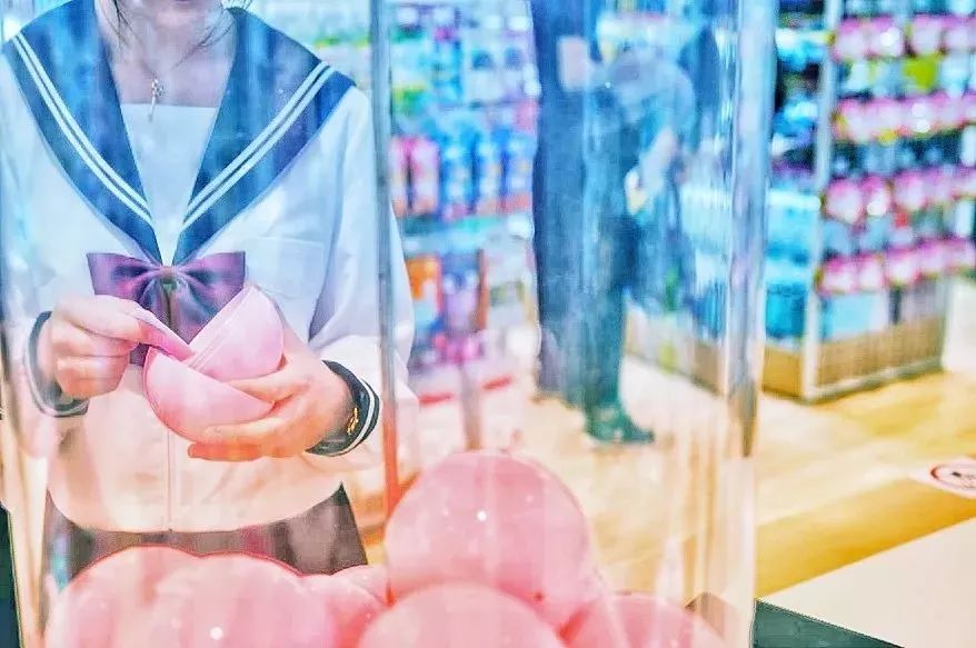 找到源头了！中国游客和代购原来是在这家日本药妆店里扫货到半夜