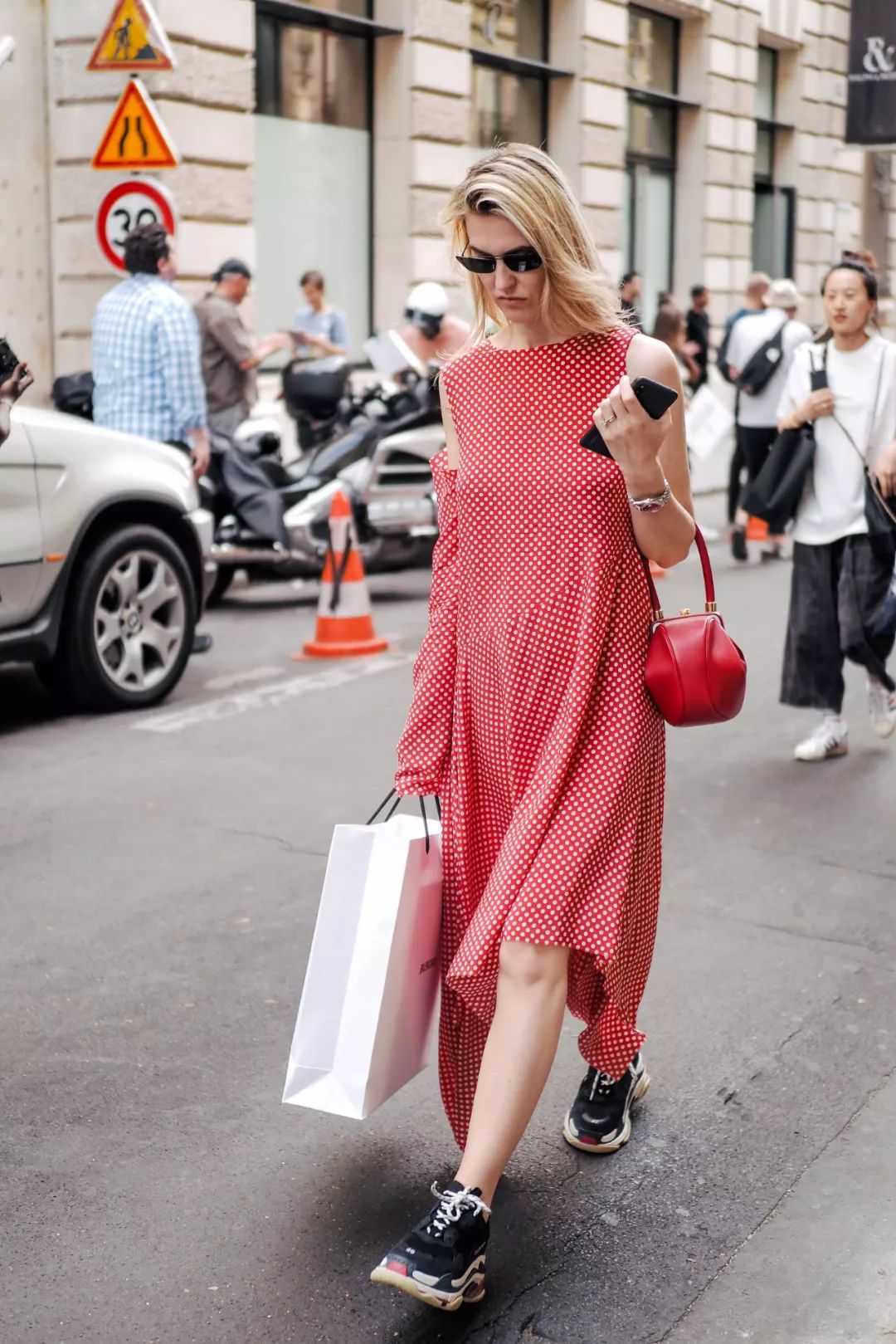 印花人物连衣裙,印花连衣裙到脚踝超长款