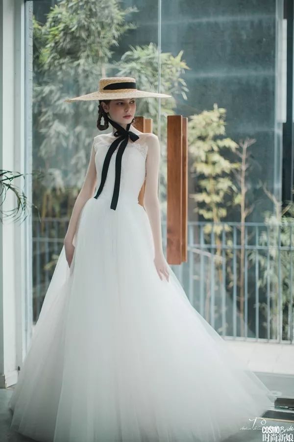 奥黛丽赫本与纪梵希婚纱,奥黛丽赫本风格婚纱照样片欣赏