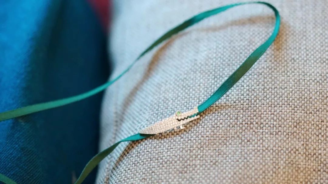 除了帽子以外还可以用什么遮头发,除了帽子还有什么遮挡发际线