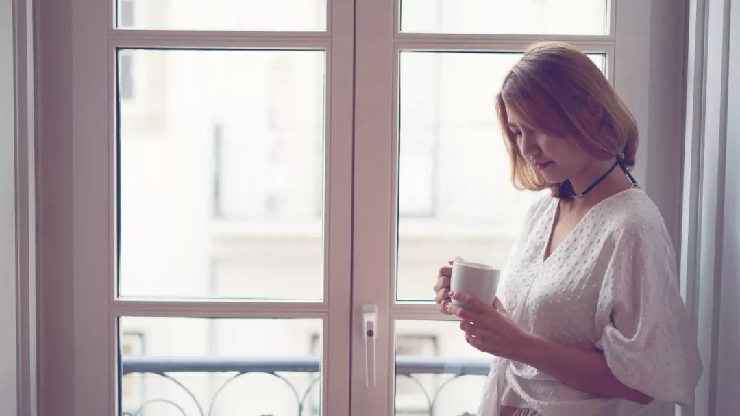 除了帽子还有什么遮挡发际线,除了帽子什么都不戴