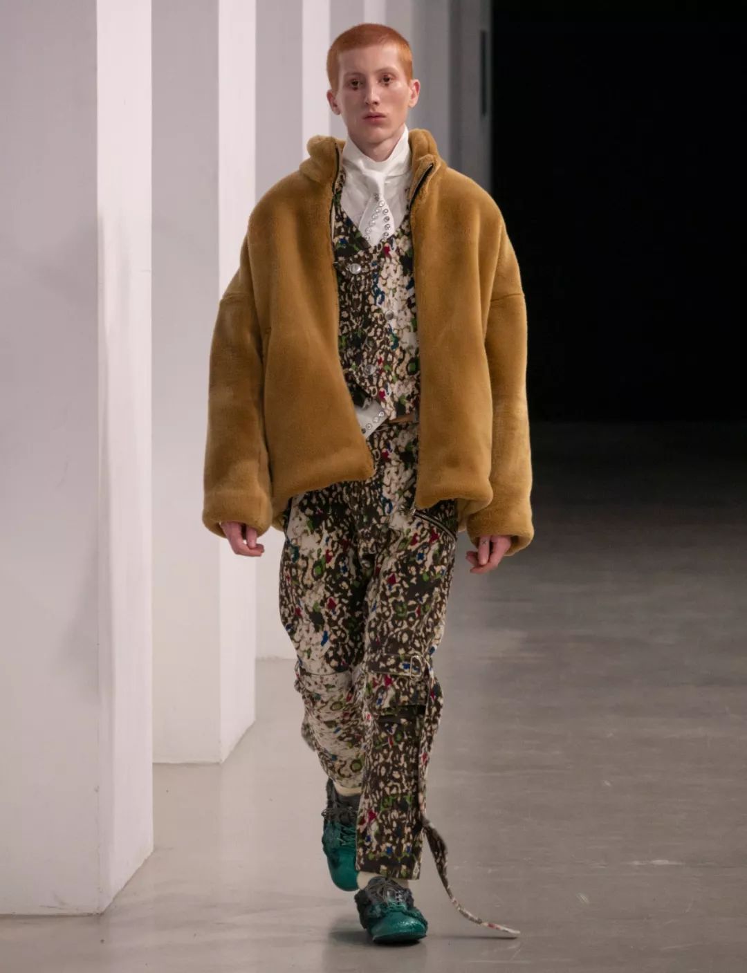 利郎男装秋冬流行趋势,2022男装秋冬色彩趋势