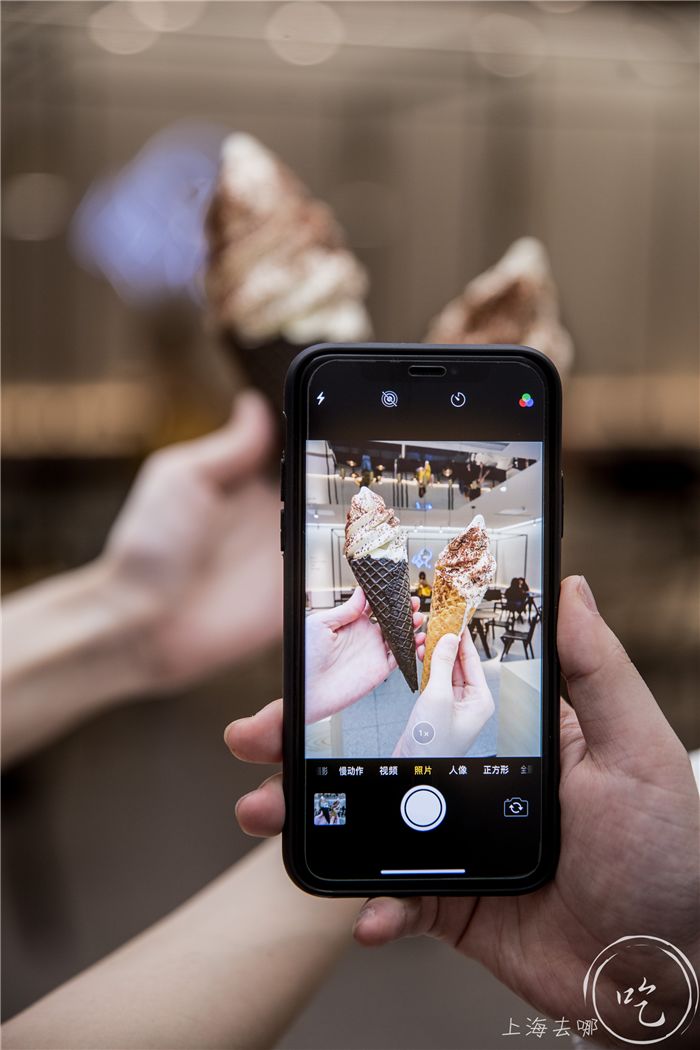 喜茶首店活动,喜茶草莓芝士冰淇淋