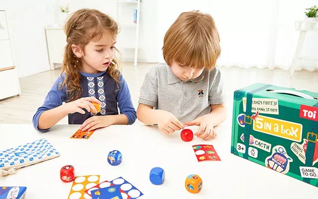 低价拼团丨TOI旅行套装，五款经典桌游，让孩子享受游戏乐趣的同时，还能提高思维力