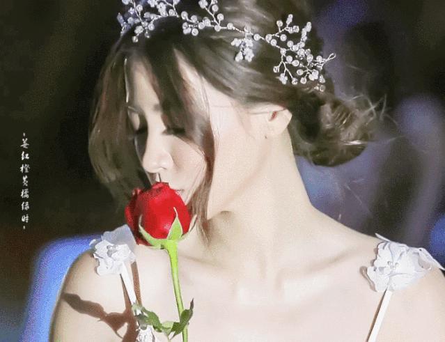 花钱减压｜不看泰剧的人都看了《吹落的树叶》,但某些人看来就是一部《不脱妆的粉底》