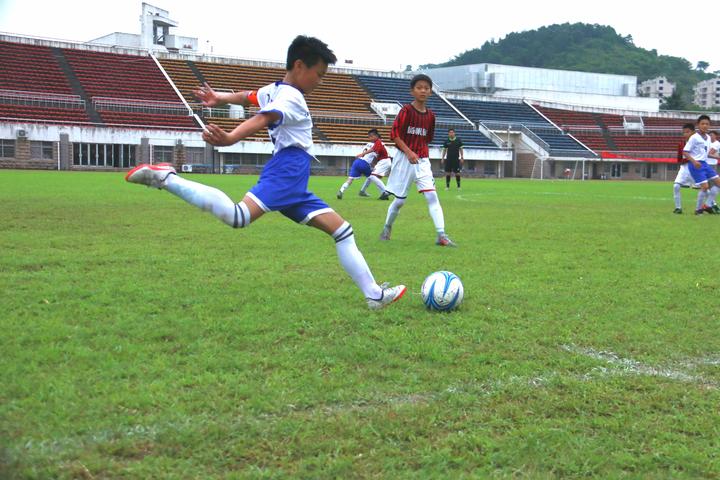 中小学生足球比赛简讯,足下精彩过人