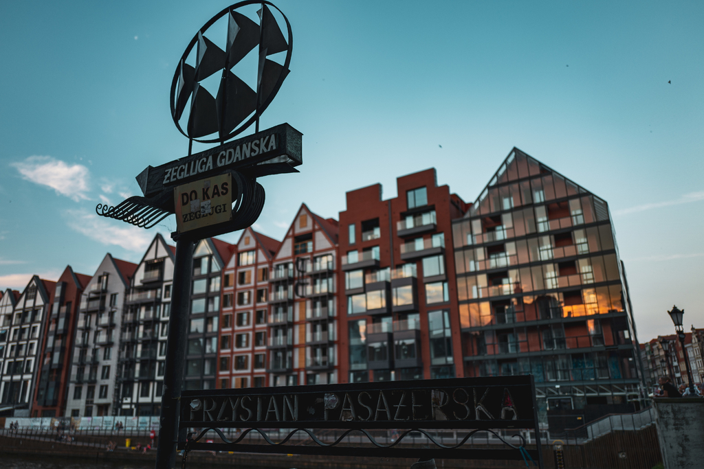 波兰什切青港口,波兰港口格但斯克冬季封冻期