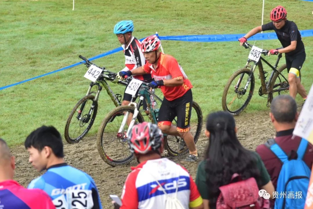 环贵州国际自行车赛安顺,多彩贵州自行车联赛安顺经开区站