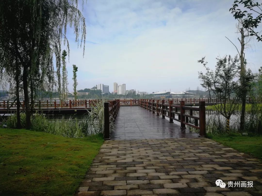 环贵州国际自行车赛安顺,多彩贵州自行车联赛安顺经开区站