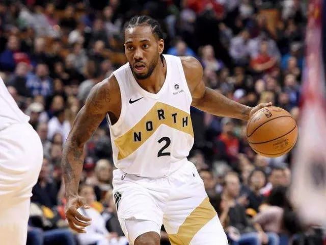 「体坛周爆」东北话乱炖:梅西哈登卡哇伊一锅出