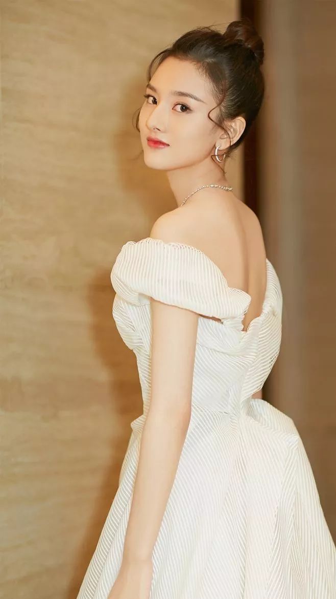 黄景瑜性格;杨超越人生赢家;程潇不出圈;赵丽颖喜欢唱歌;宋祖儿起床气;明星英语水平;杨芸晴陷入困境等