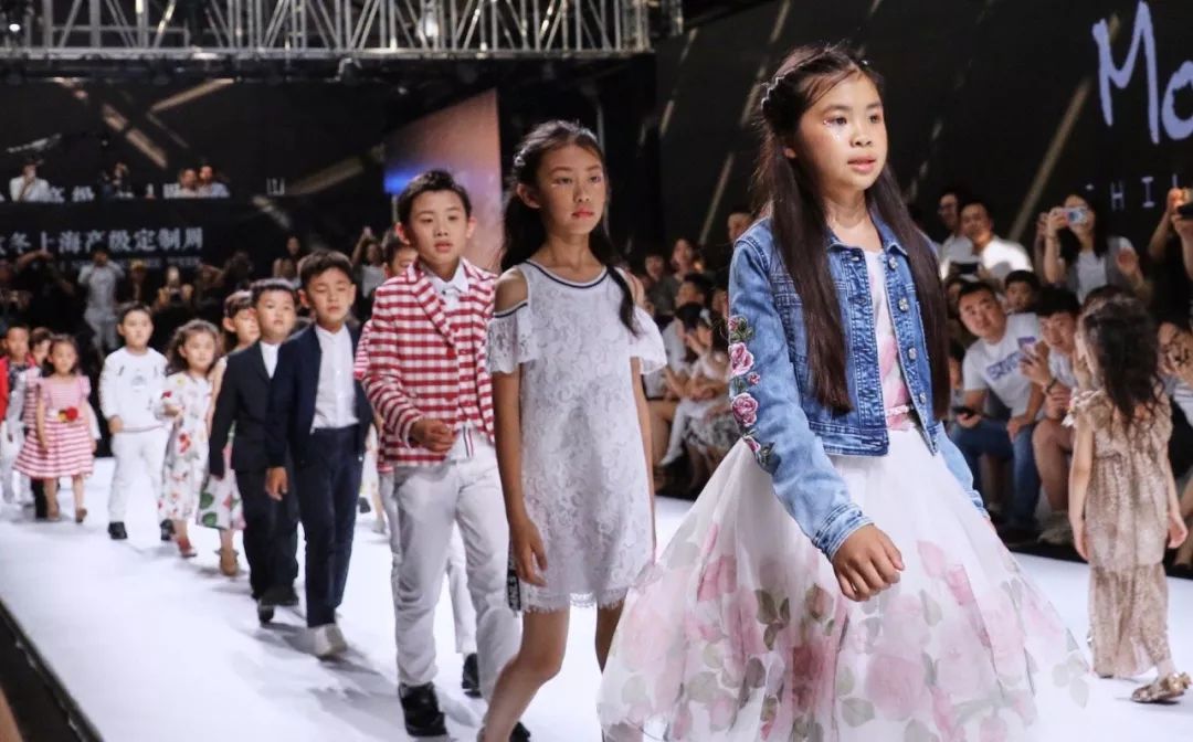 高定巴黎时装周发布会,香奈儿春夏高定时装周