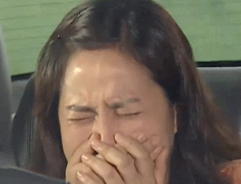 15岁女孩老喊胃痛什么原因,10岁女孩老是说肚子痛什么原因